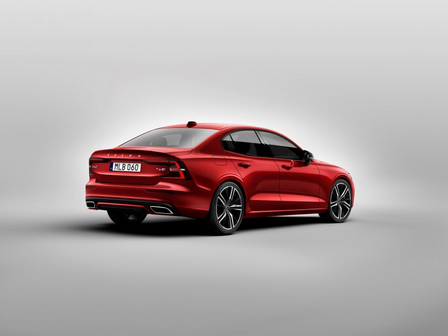  Volvo S60 T6 R-Design 2018 года  (WW) (фото 38 из 63)